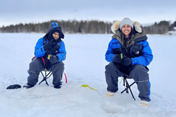 Ice Fishing Experience Tour & Barbecue – Small Group
